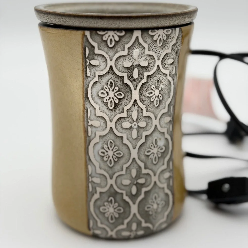Scentsy‎ Moroccan Stencil Electric Wax Warmer Ceramic Tan Gray Quatrefoil Boho